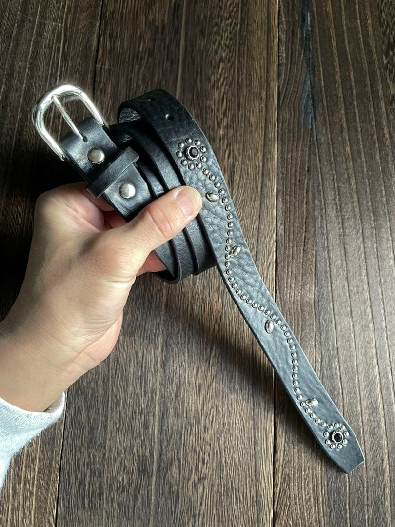 スタッズナローロングベルト　2.4cmシルバーシボ　フラワー　HTC CALEE