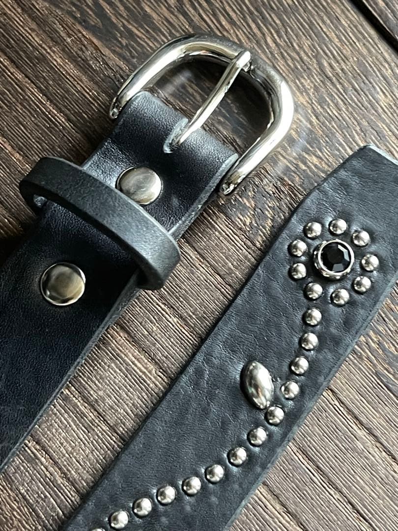 スタッズナローロングベルト　2.4cmシルバーシボ　フラワー　HTC CALEE