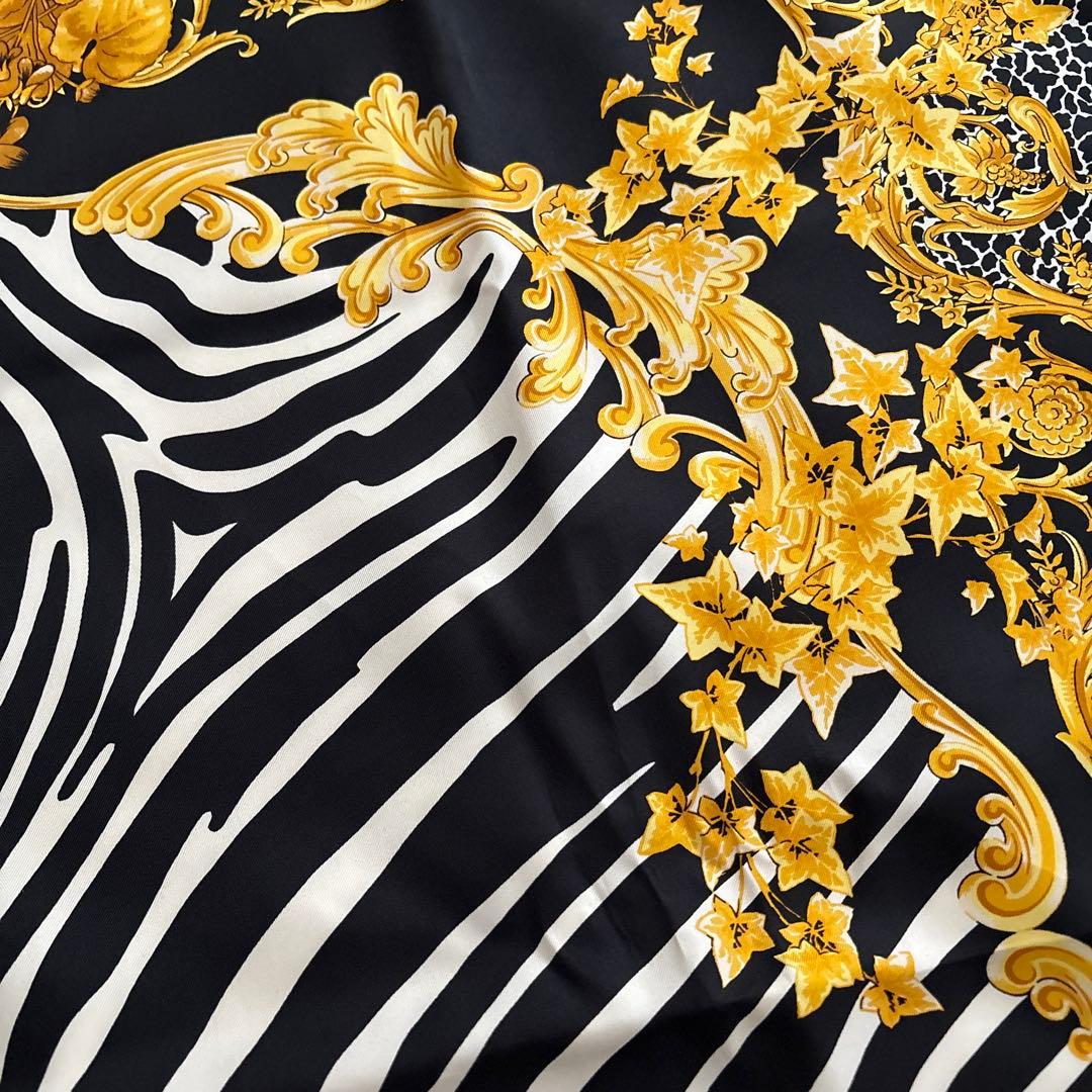 ATELIER VERSACE シルク　スカーフ　ヴェルサーチェ　ゼブラ　花柄
