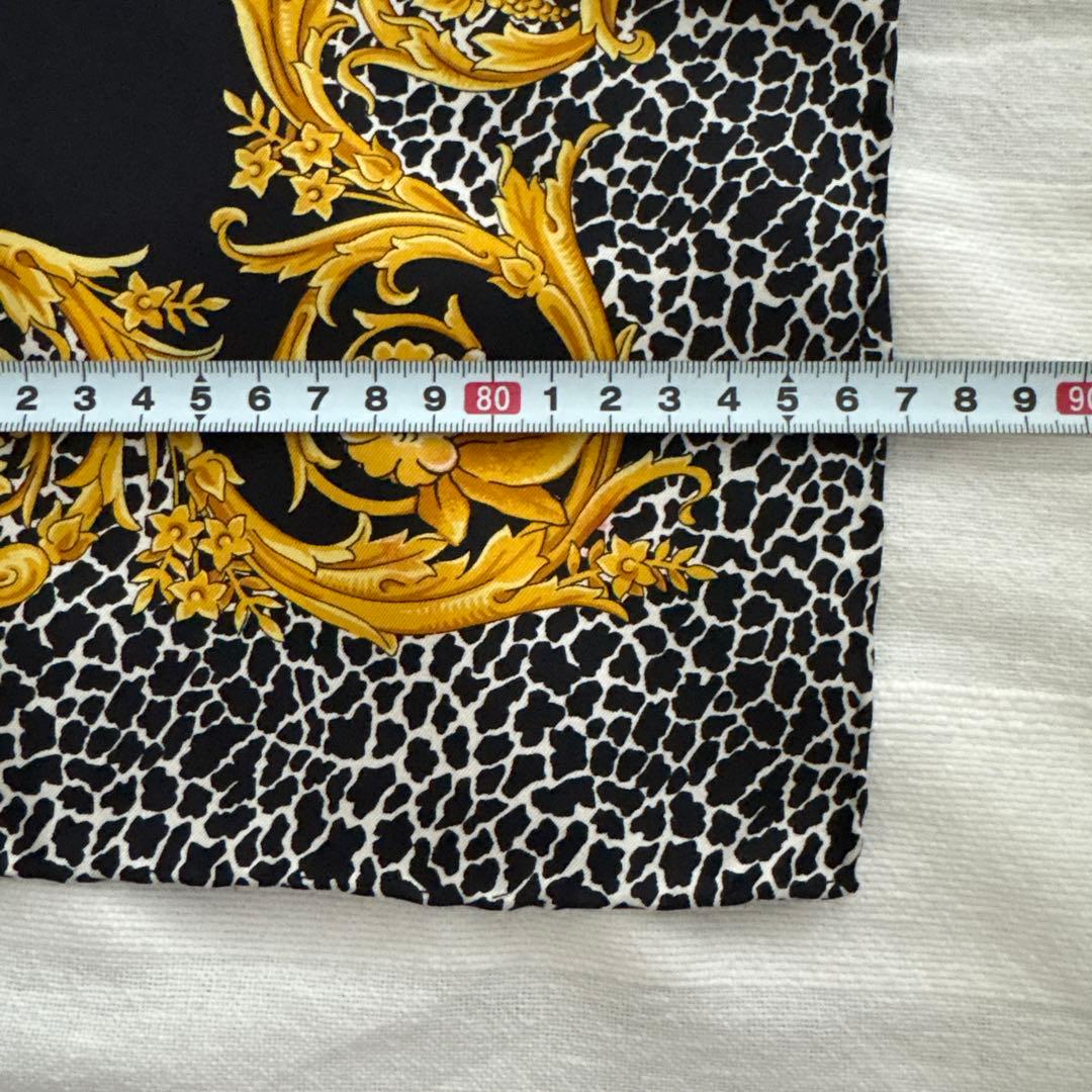 ATELIER VERSACE シルク　スカーフ　ヴェルサーチェ　ゼブラ　花柄