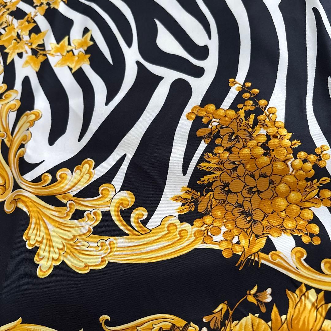 ATELIER VERSACE シルク　スカーフ　ヴェルサーチェ　ゼブラ　花柄