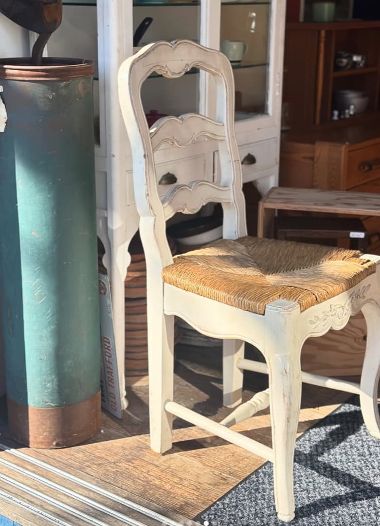 France Country Corner社製 アンティーク調 ダイニングチェア