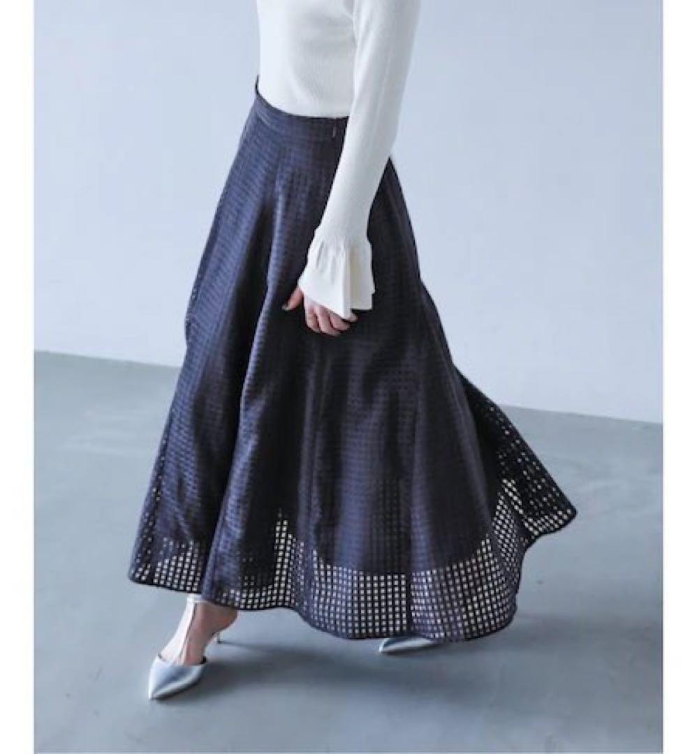 2024SSラトータリテ シアーチェックフレアスカート 白今季