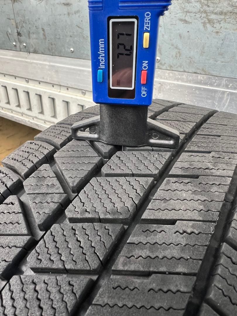 コウブリヂストンスタッドレス185／65R15 88Q