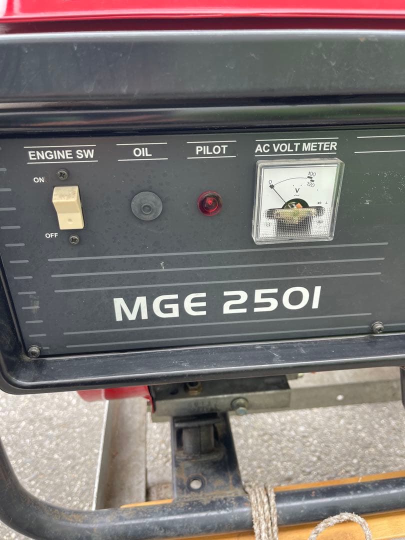 ポータブル発電機 赤 ガソリン