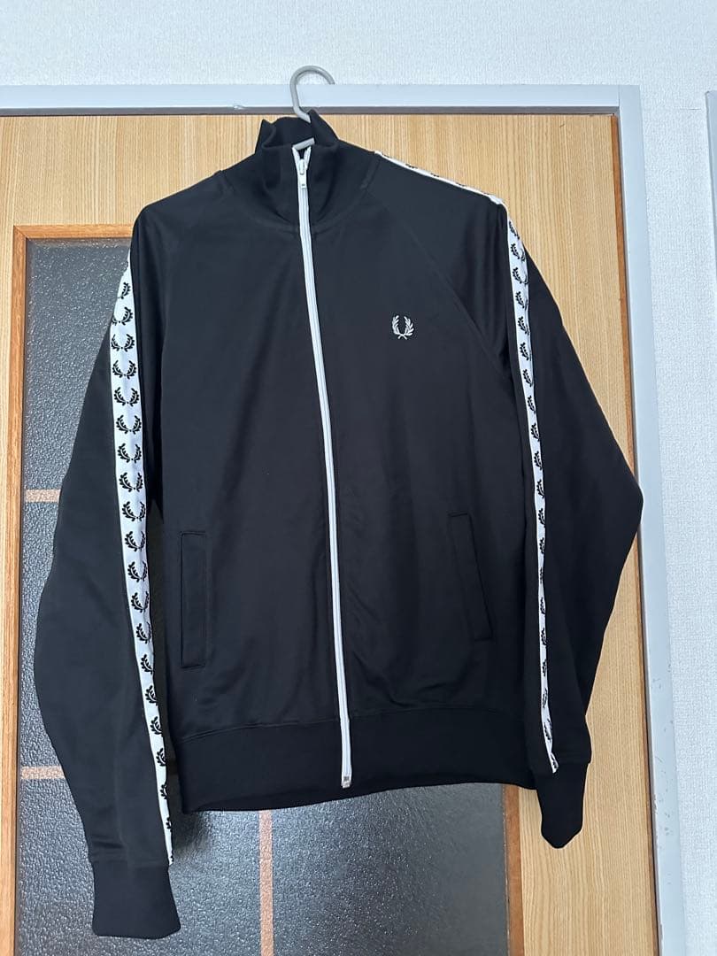 フレッドペリージャージ