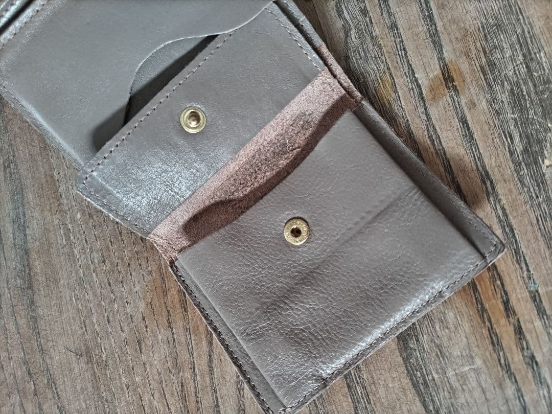 IL BISONTE 二つ折り財布 グレージュ