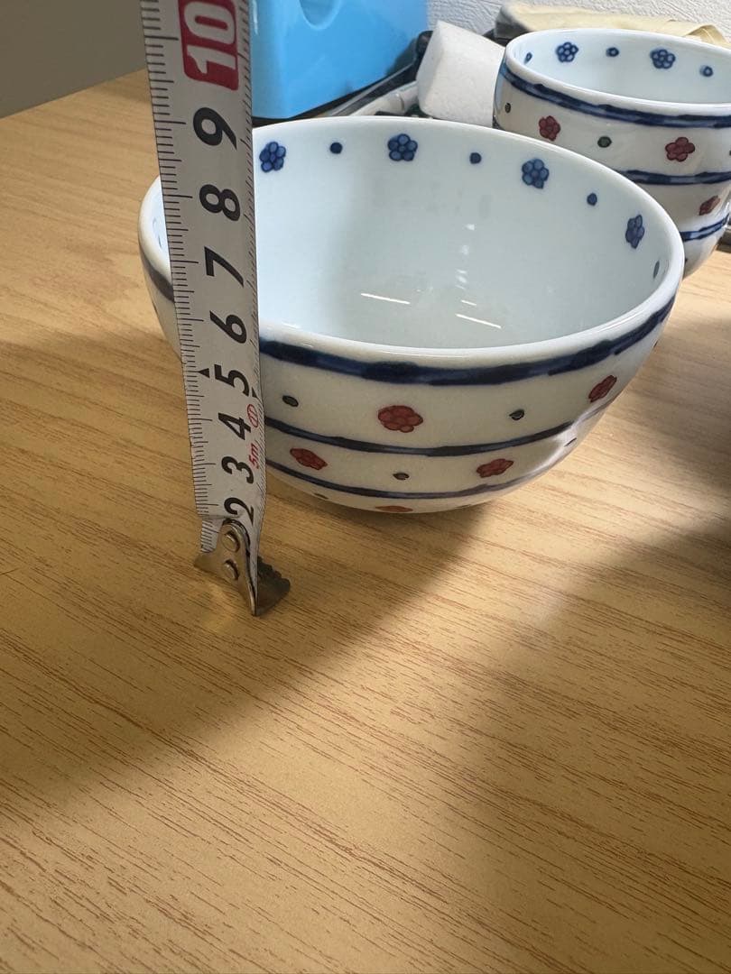 【源右衛門窯】 染錦赤梅小紋割飯碗、湯呑4点セット