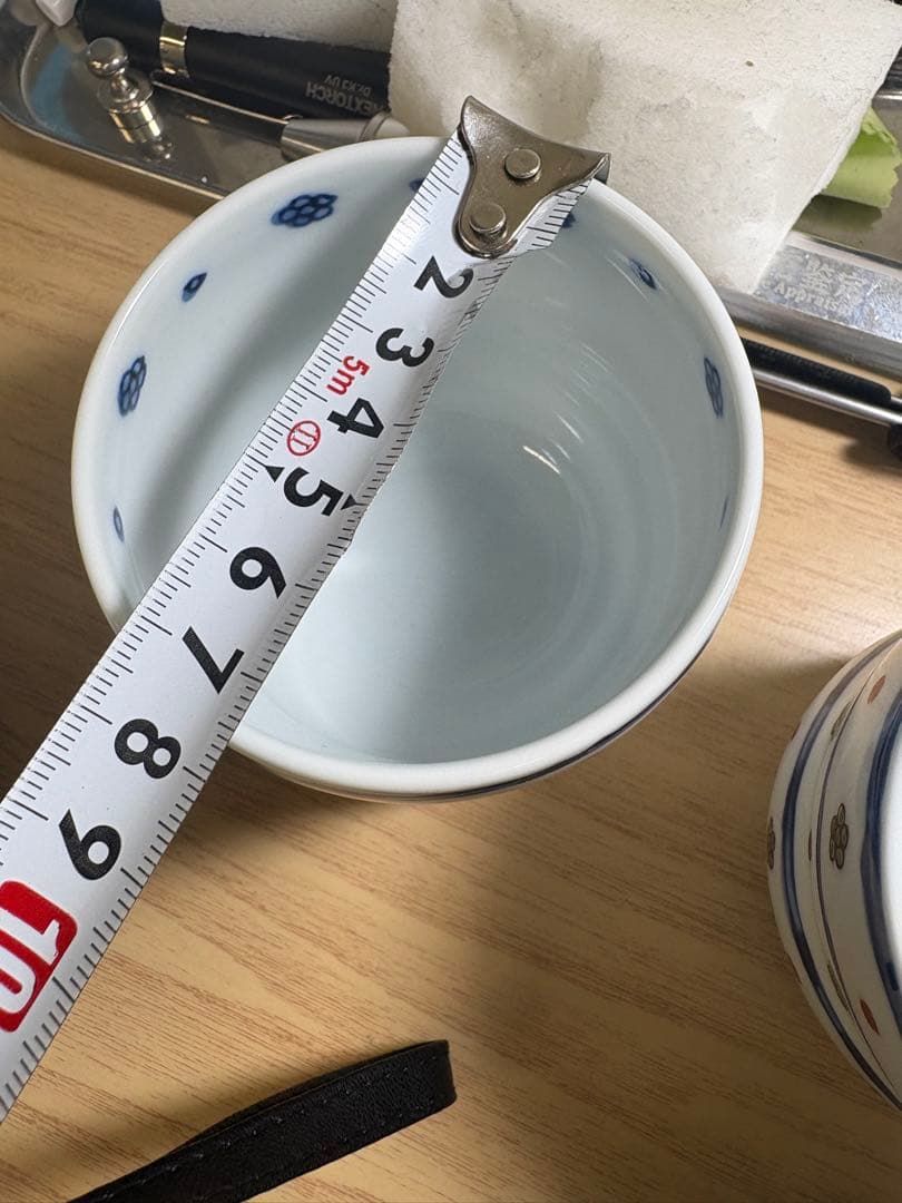 【源右衛門窯】 染錦赤梅小紋割飯碗、湯呑4点セット