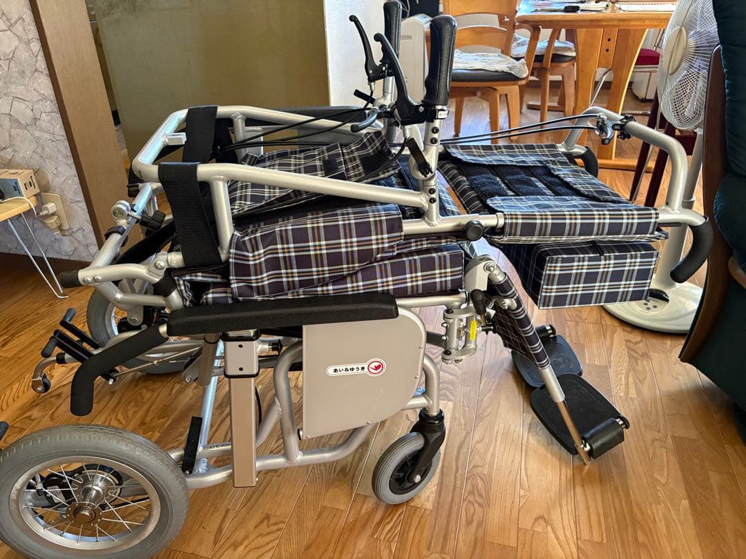 フルリクライニング車椅子 折りたたみ