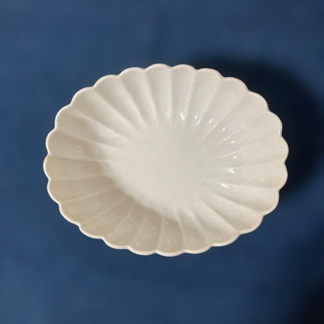 伊万里　白磁菊花形　楕円豆鉢　楕円小鉢　柿右衛門　一客