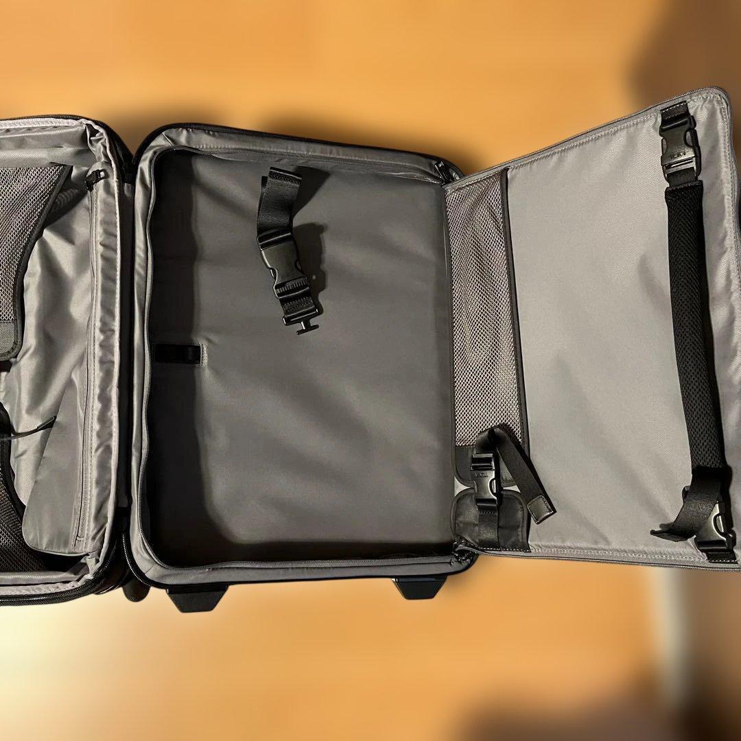 美品 TUMI キャリーケース 220211D2U 2輪　黒ナイロン