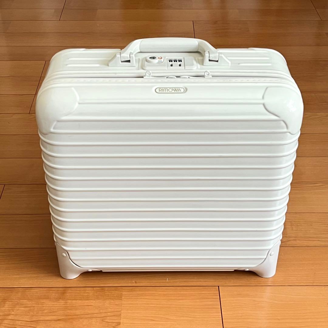 Narumiです！RIMOWA リモワ　アローズ　キャリーケース　23L