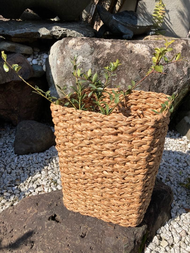 手編み　ころんとしたバスケット　かご