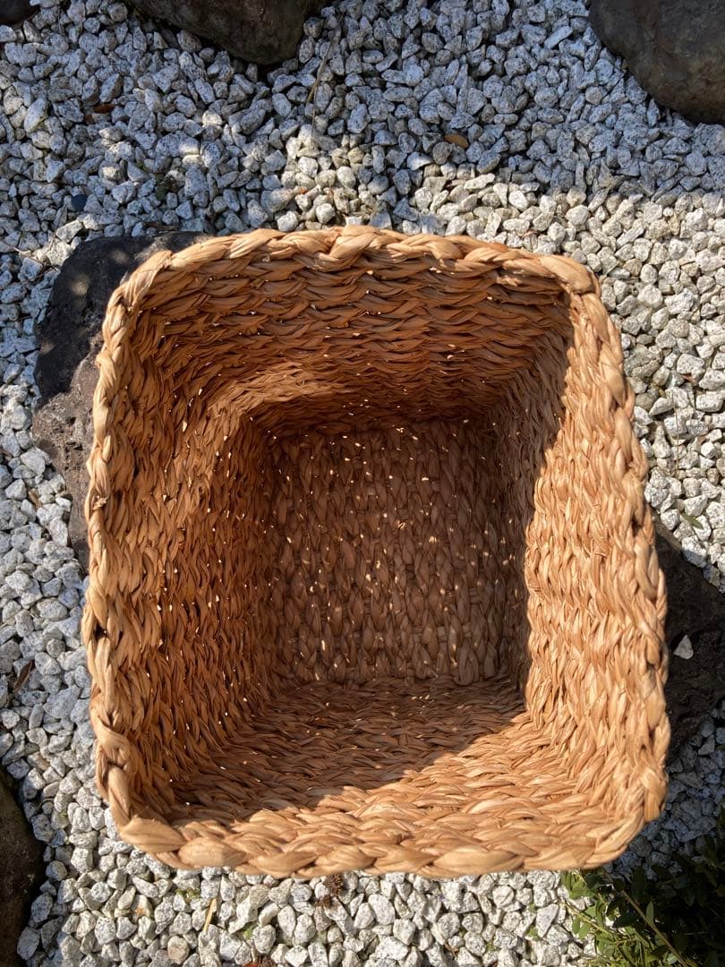 手編み　ころんとしたバスケット　かご