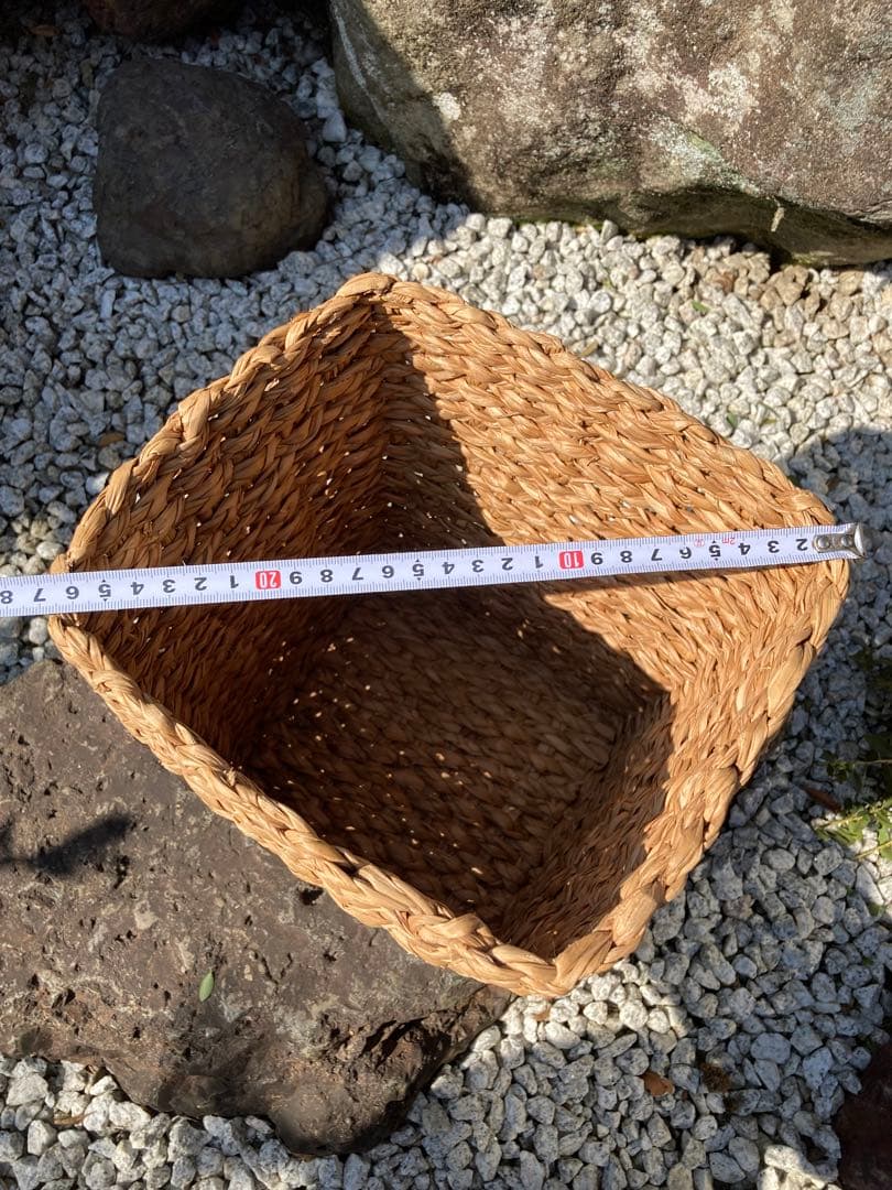手編み　ころんとしたバスケット　かご