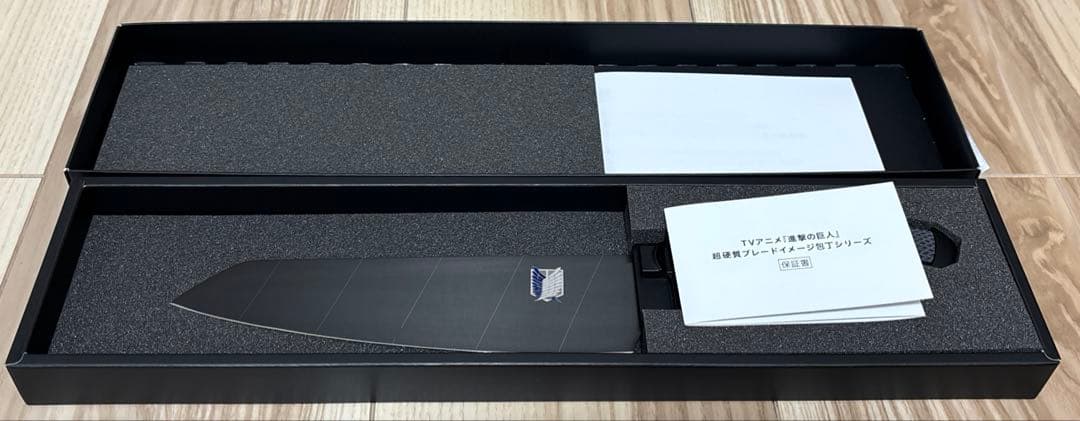 進撃の巨人 超硬質ブレードイメージ 三徳包丁 18cm 新品未使用 まな板付