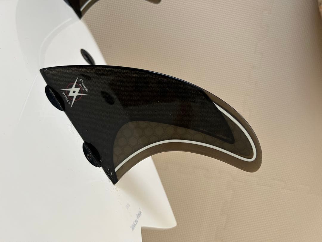 【湘南周辺にて手渡し限定】PLACEBO RipQuest 5‘11／3フィン