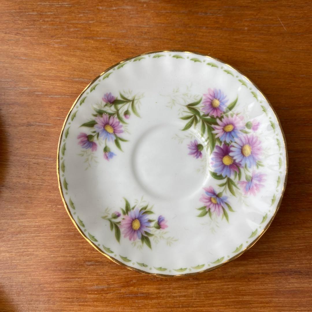 ロイヤルアルバート　フラワーオブザマンス　ミニチュア　カップ＆ソーサー