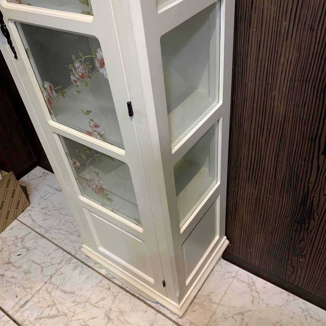か*ん様 フラワーパターンのガラス扉キャビネット