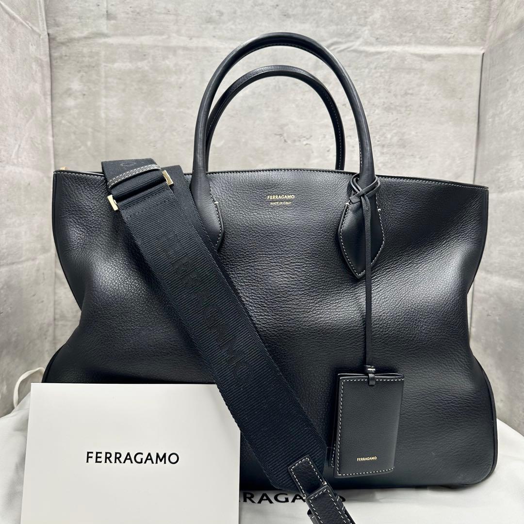 現行品/付属品完備✨ フェラガモ メンズ トートバッグ A4 大容量 黒色