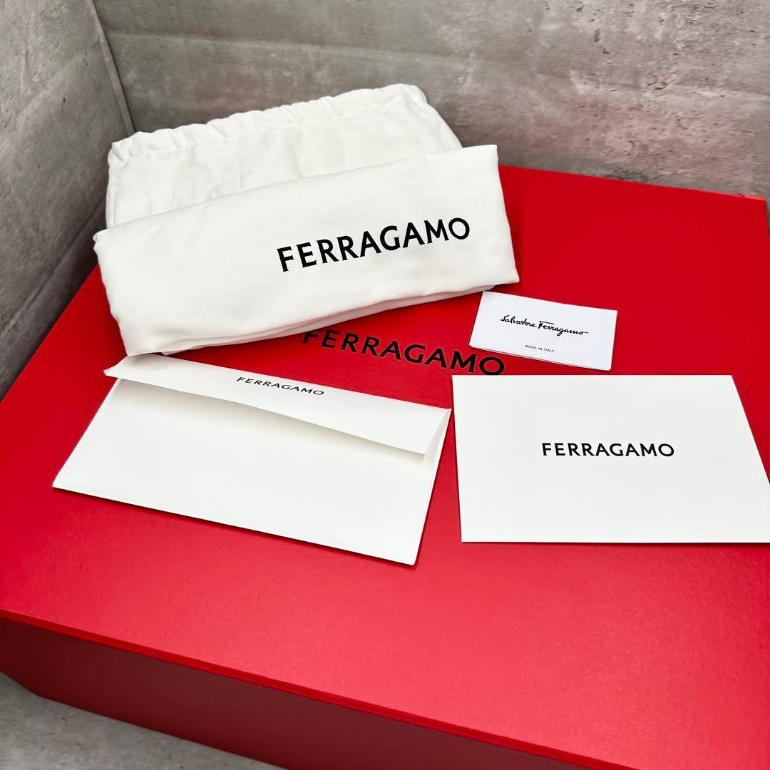 現行品/付属品完備✨ フェラガモ メンズ トートバッグ A4 大容量 黒色