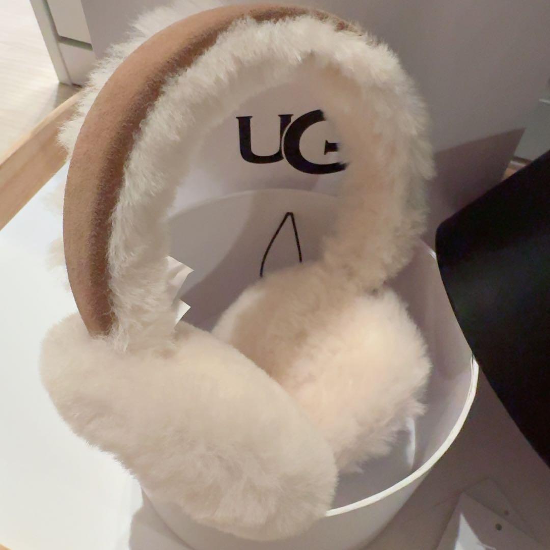 今季完売品　UGG シープスキン エンブロイダリー イヤーマフ　チェスナット
