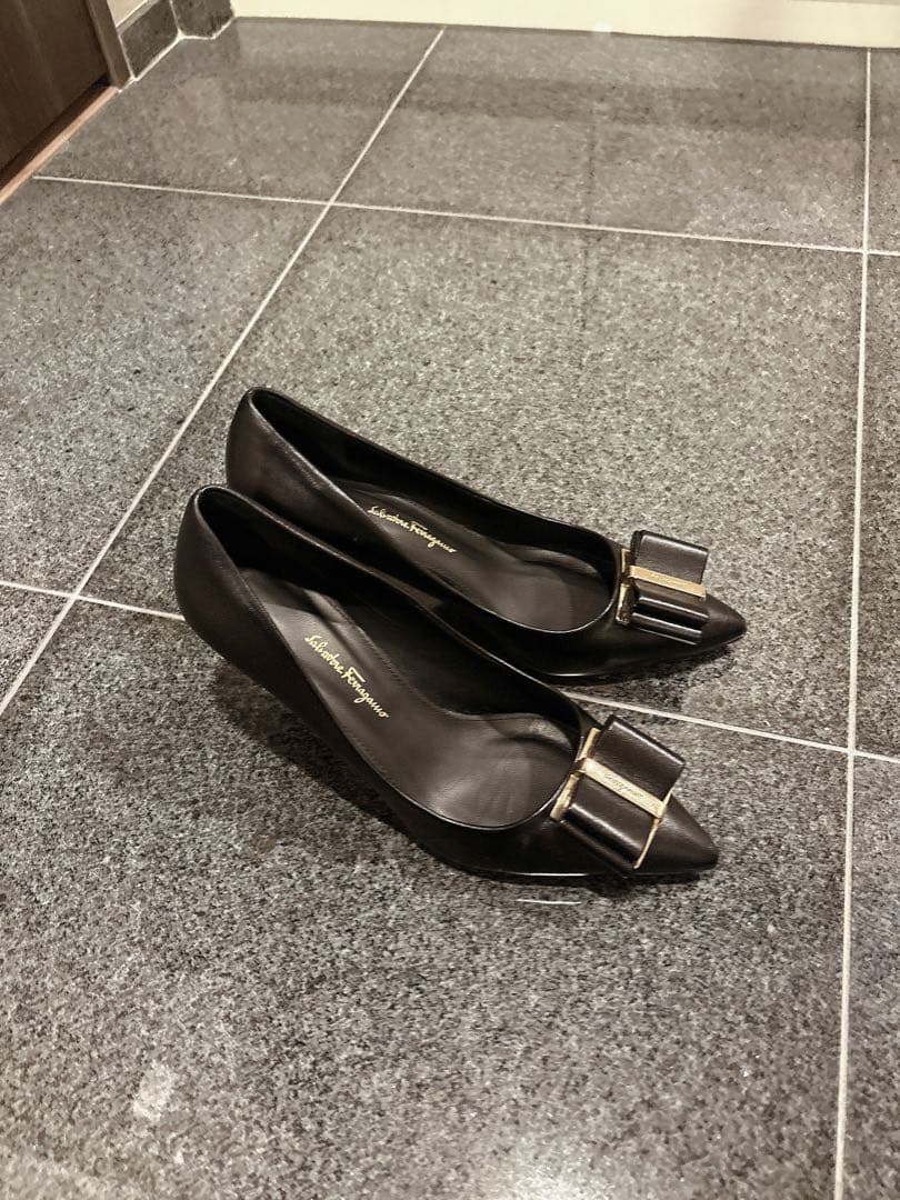 フェラガモ　パンプス