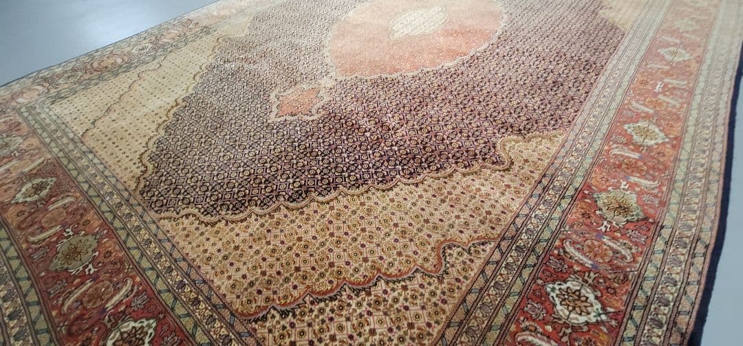 ペルシャ絨毯 タブリーズ産 マヒ柄 シルクとウールサイズ:297cm×201cm