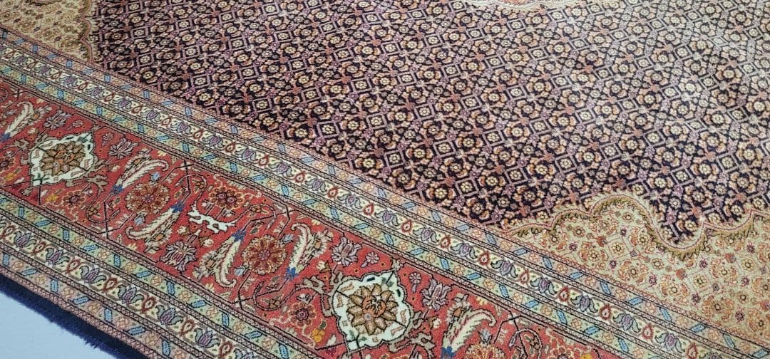 ペルシャ絨毯 タブリーズ産 マヒ柄 シルクとウールサイズ:297cm×201cm