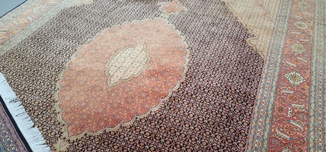 ペルシャ絨毯 タブリーズ産 マヒ柄 シルクとウールサイズ:297cm×201cm