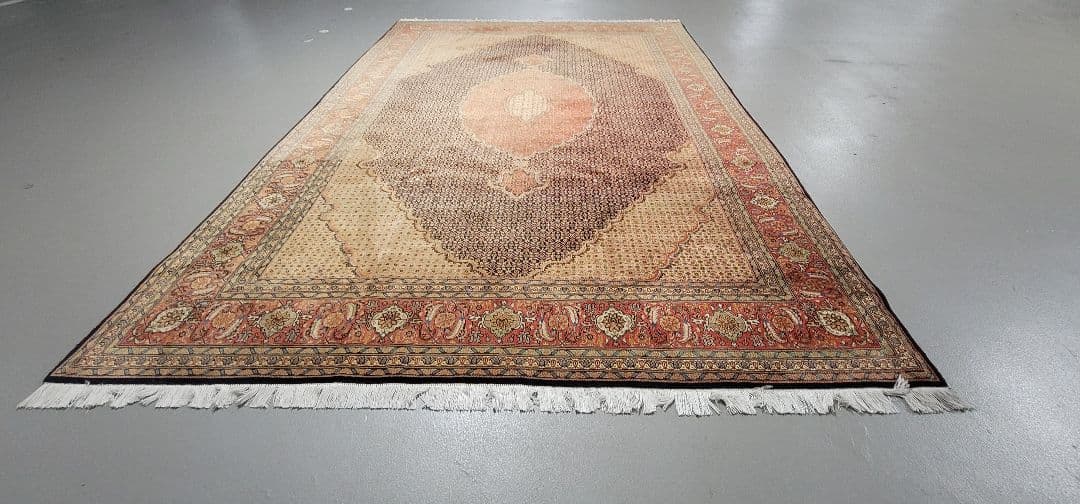 ペルシャ絨毯 タブリーズ産 マヒ柄 シルクとウールサイズ:297cm×201cm