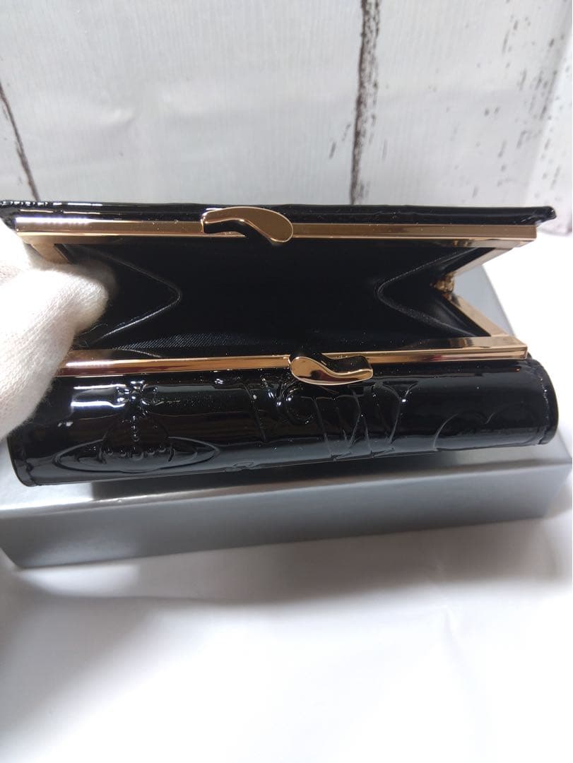【ショッパー付き】VivienneWestwood♡三つ折財布　エナメルブラック