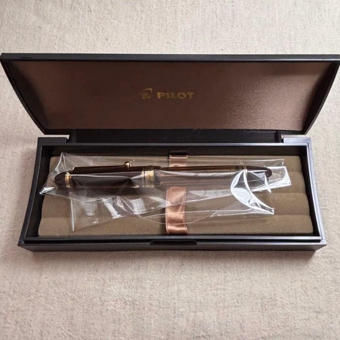 PILOT パイロットCUSTOM カスタム ８２３　14K 585 B太字