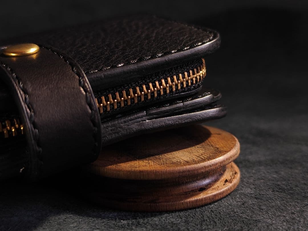 ミント　牛革ショートウォレット　ブラック×ゴールド