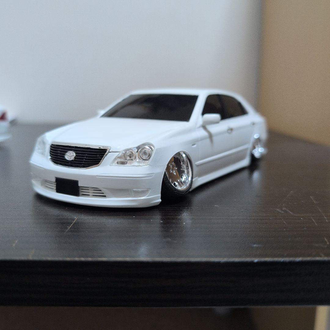 AOSHIMA 1/24スケール プラモデル クラウン セルシオ 本体のみ