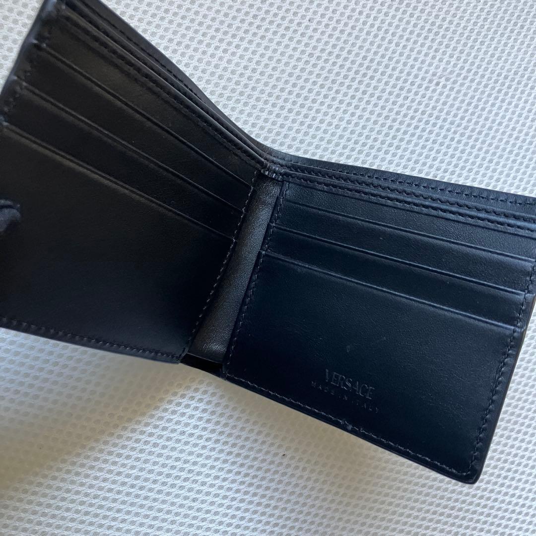 新品　ヴェルサーチ　グレカ　二つ折り財布　財布　ブラック