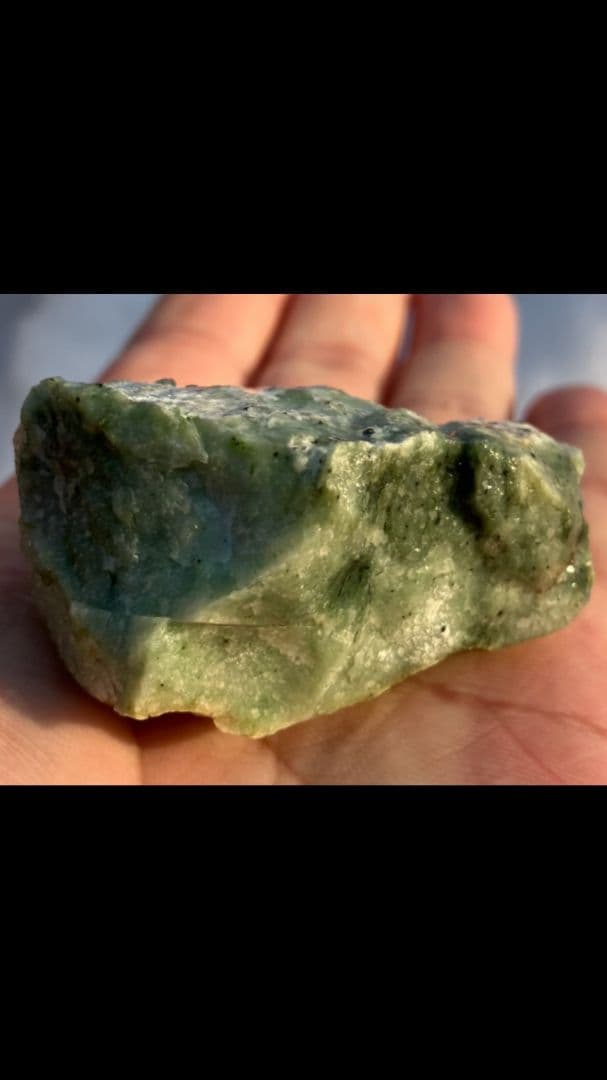 日高翡翠　原石