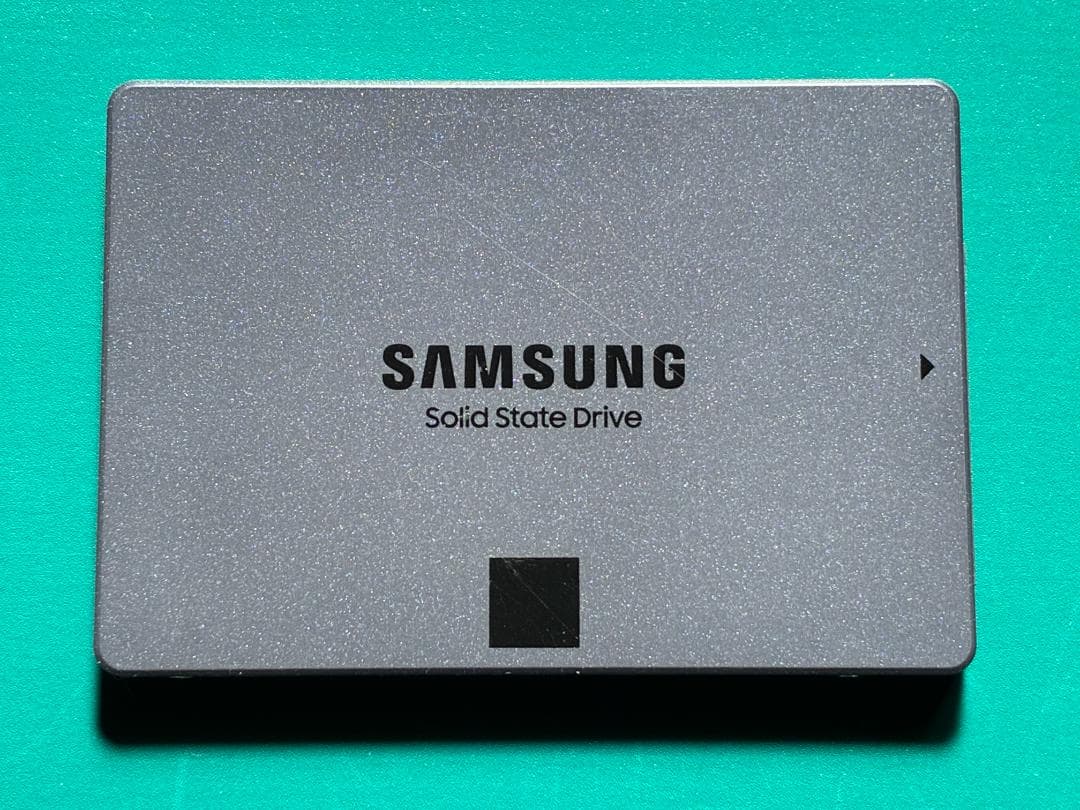 Samsung 860 QVO 1TB SATA 2.5 内蔵 SSD 使用少⑭