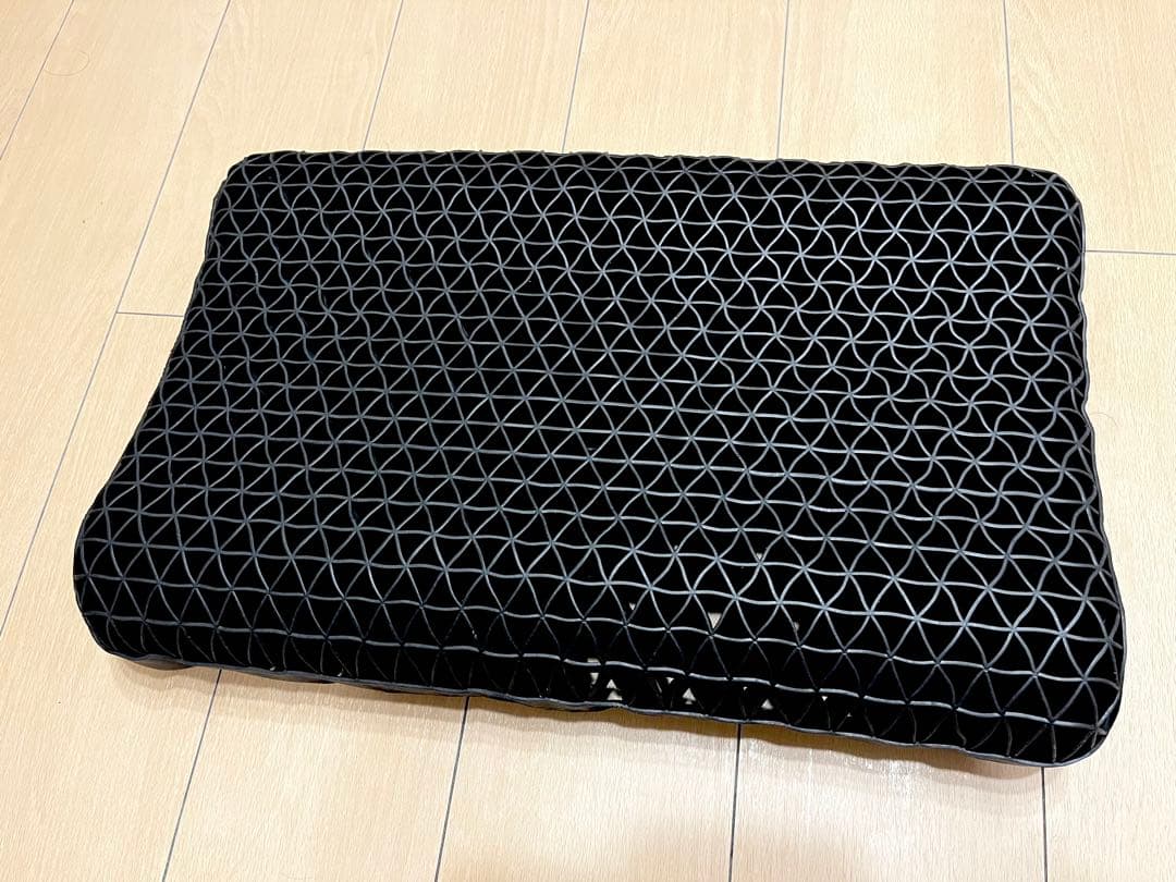 ヒツジのいらない枕 至極　カバー・箱無し