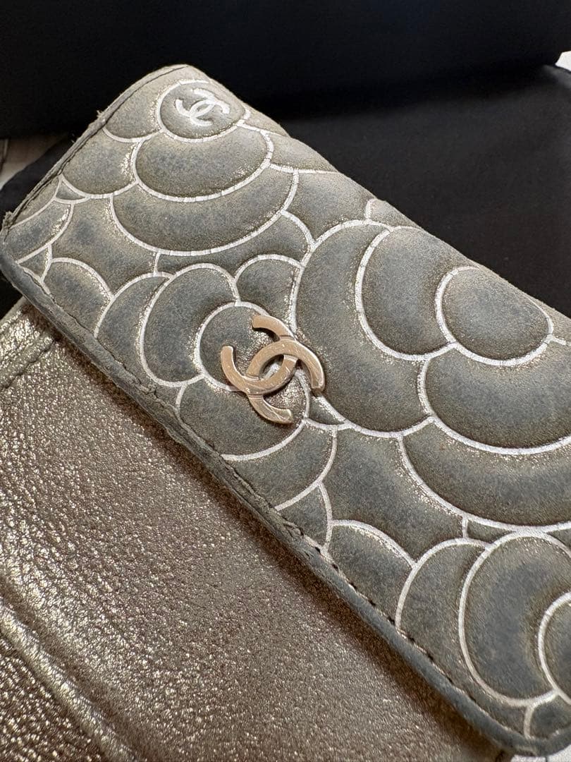 CHANEL グレー 二つ折り財布 フラワーパターン