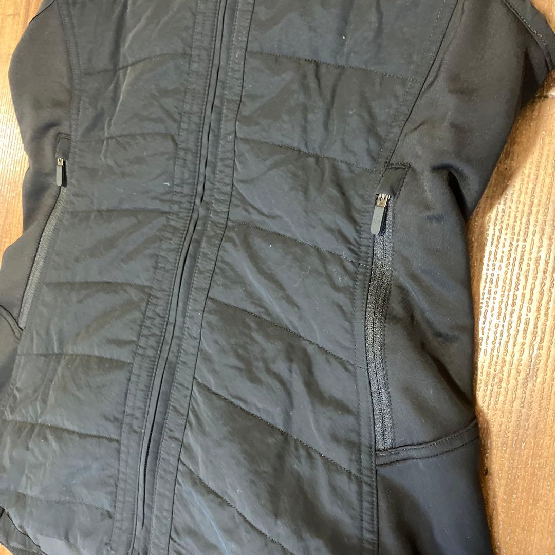 ルルレモンフードベスト黒サイズ6