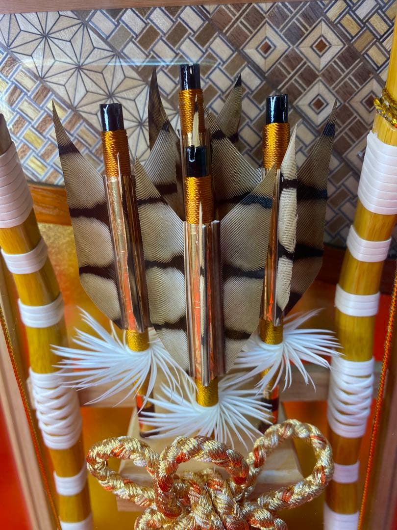 幹山作　壁掛け　破魔弓　白木アクリルケース・間口約１８×奥行約9,5×高約２６㎝