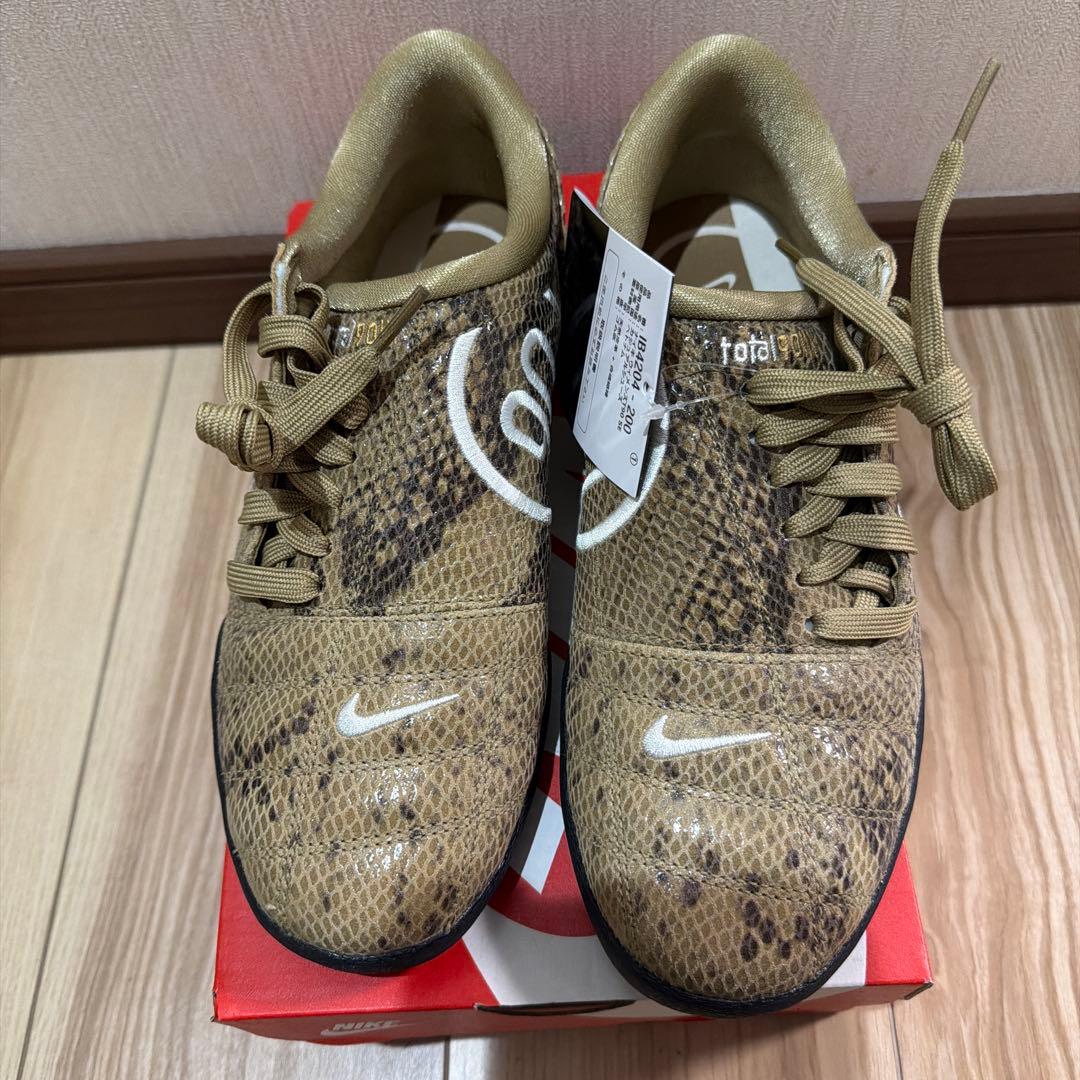 ミルキーNIKE、スケッチャーズ