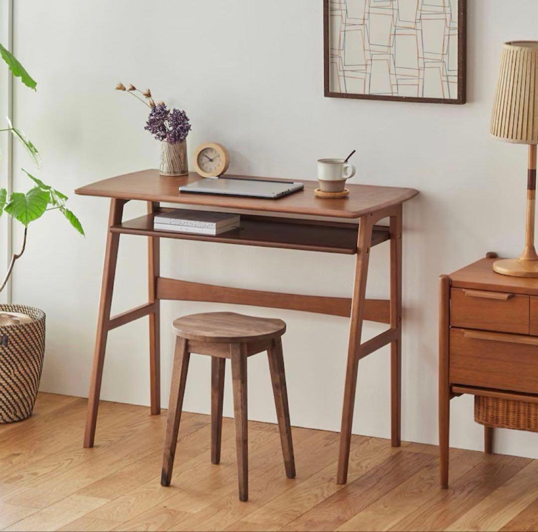 天然木の北欧ヴィンテージ風デスク　テーブル　売り切れ中の品　未使用　美品