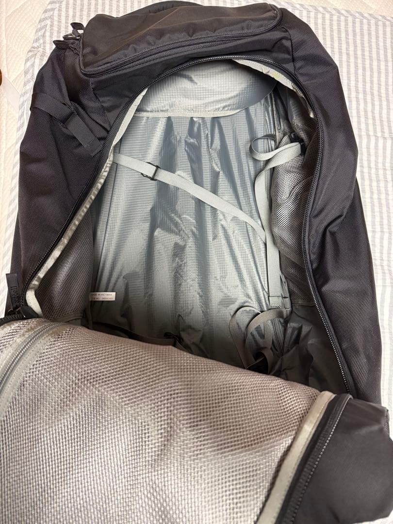 モンベル ウィリーバッグ キャリーケース ブラック　レインカバー TASロック