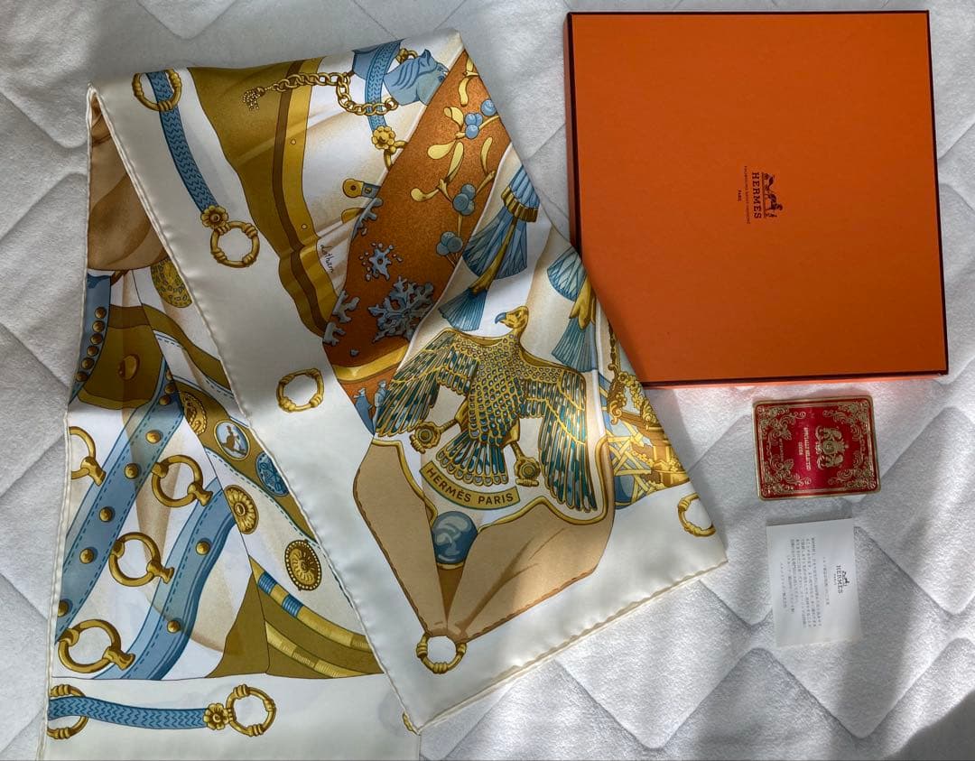 【新品/未使用】エルメス　HERMES /最高級品/ 総柄シルクスカーフ