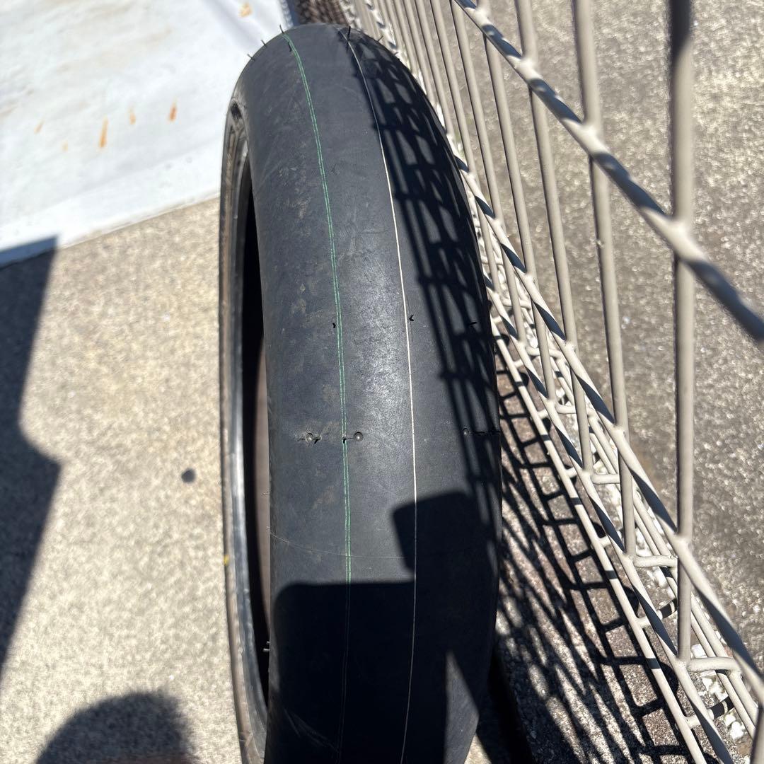 レーシングバトラックス　スリック 120/600R17 ミディアムコンパウンド