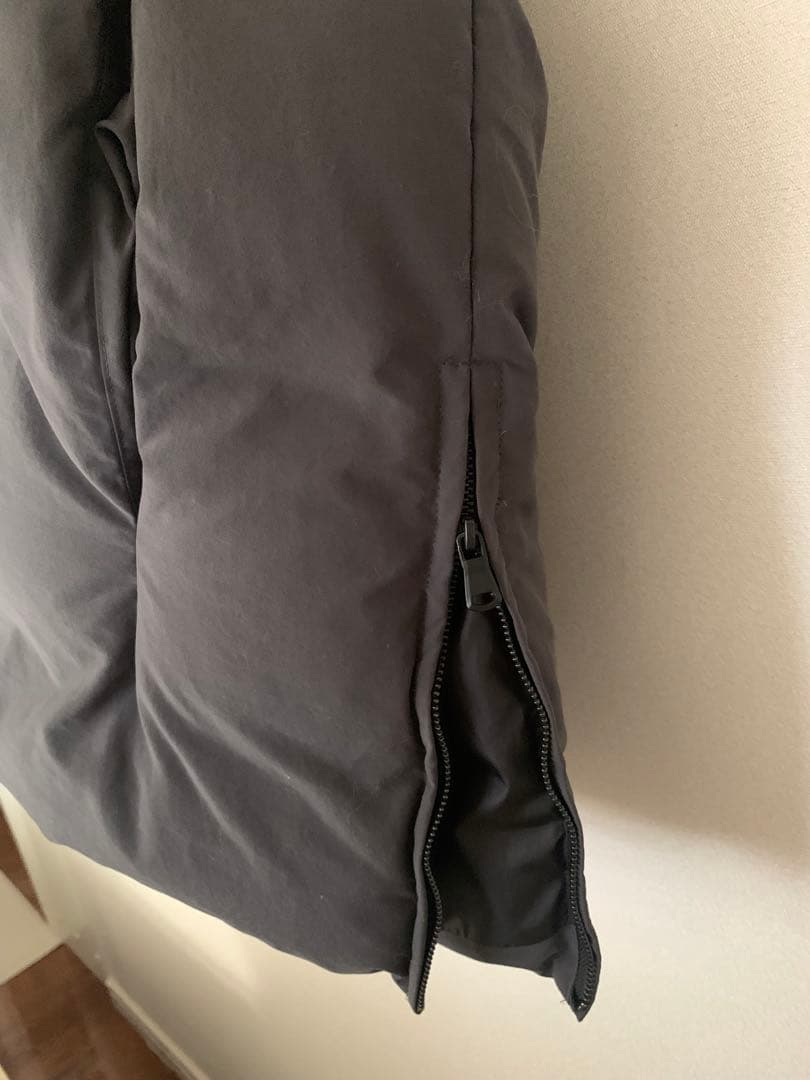 Plate HAKUU/ハクウ 別注 MID/L ダウンベスト　グレー