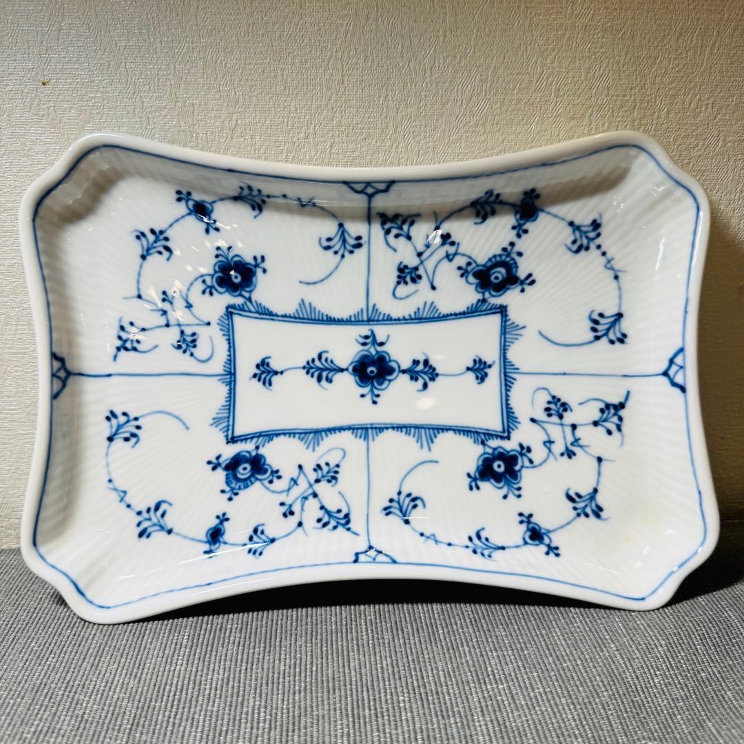 ロイヤルコペンハーゲン ブルーフルーテッド プレイン 変形スクエアプレート長皿